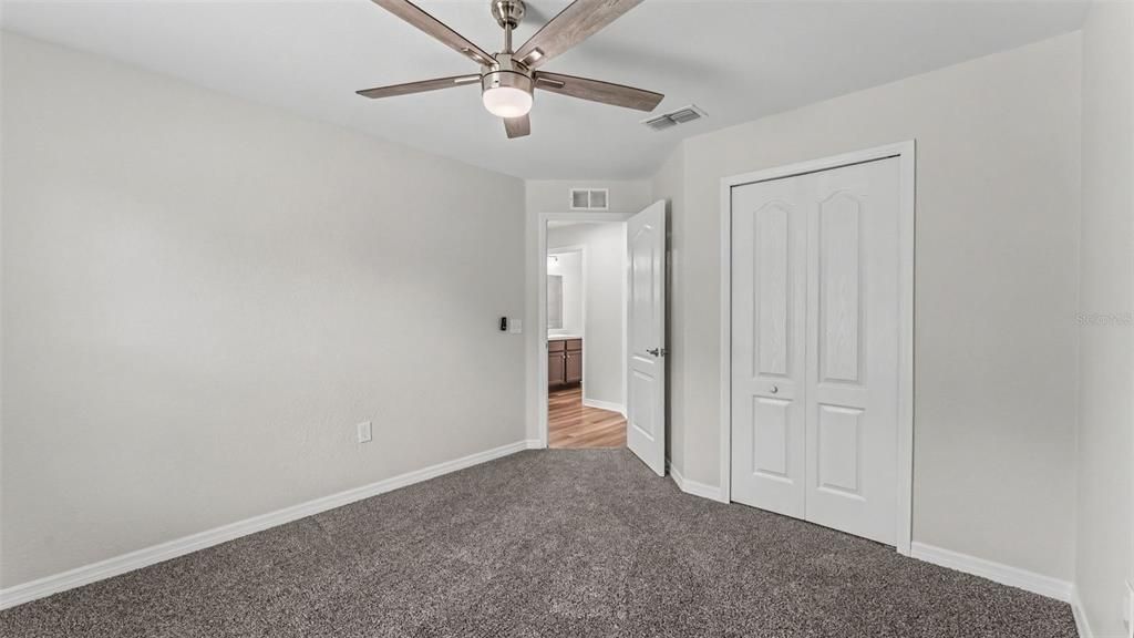 For Sale: $389,900 (4 beds, 2 baths, 1940 Square Feet)