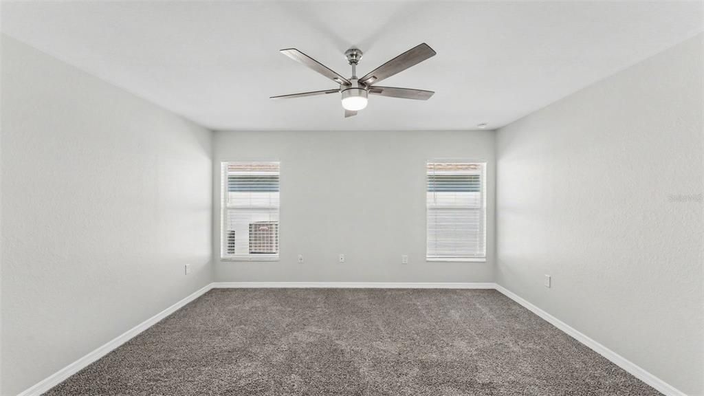 For Sale: $389,900 (4 beds, 2 baths, 1940 Square Feet)