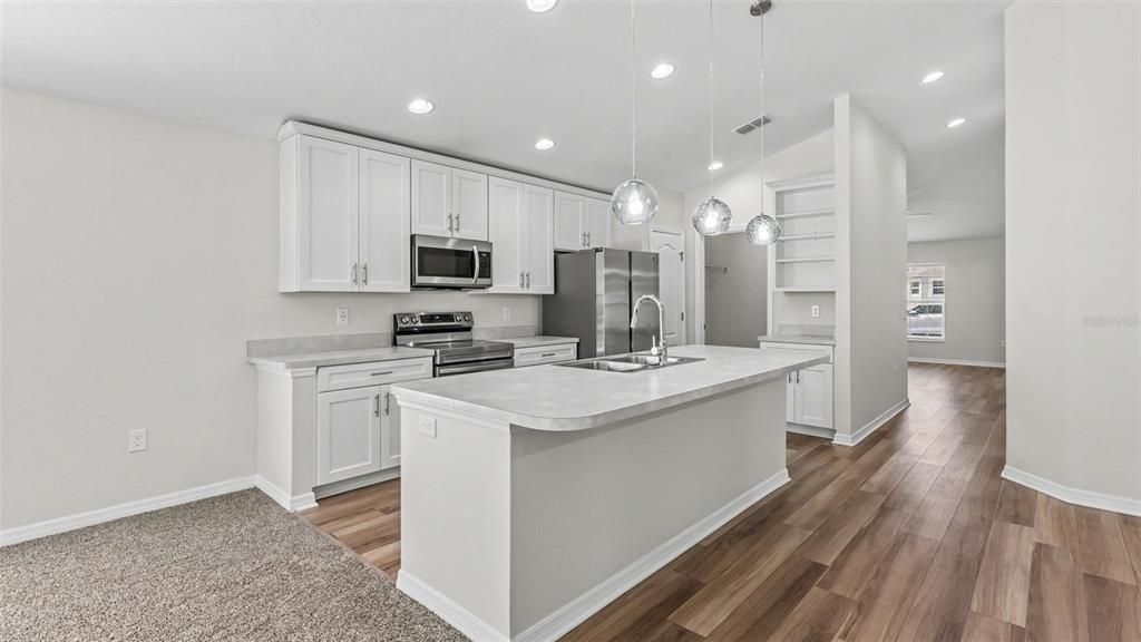 For Sale: $389,900 (4 beds, 2 baths, 1940 Square Feet)