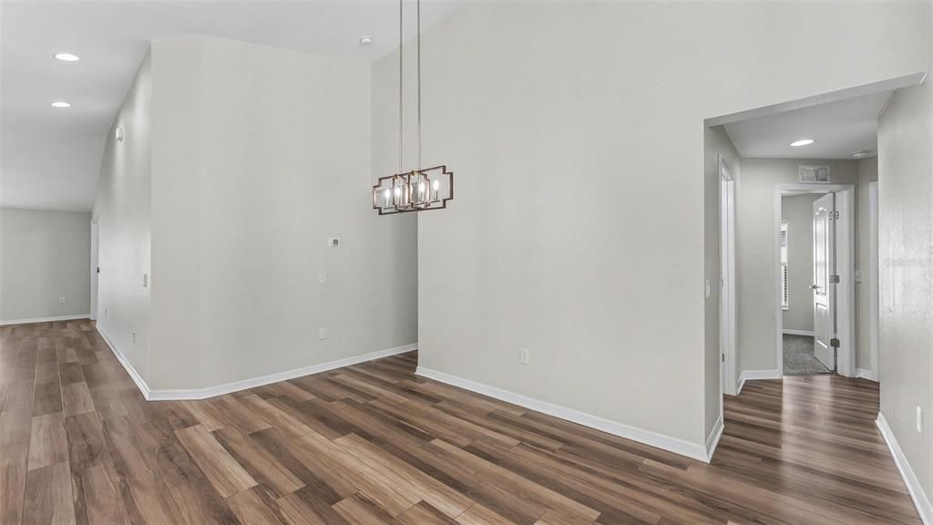 For Sale: $389,900 (4 beds, 2 baths, 1940 Square Feet)