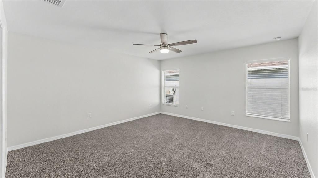 For Sale: $389,900 (4 beds, 2 baths, 1940 Square Feet)