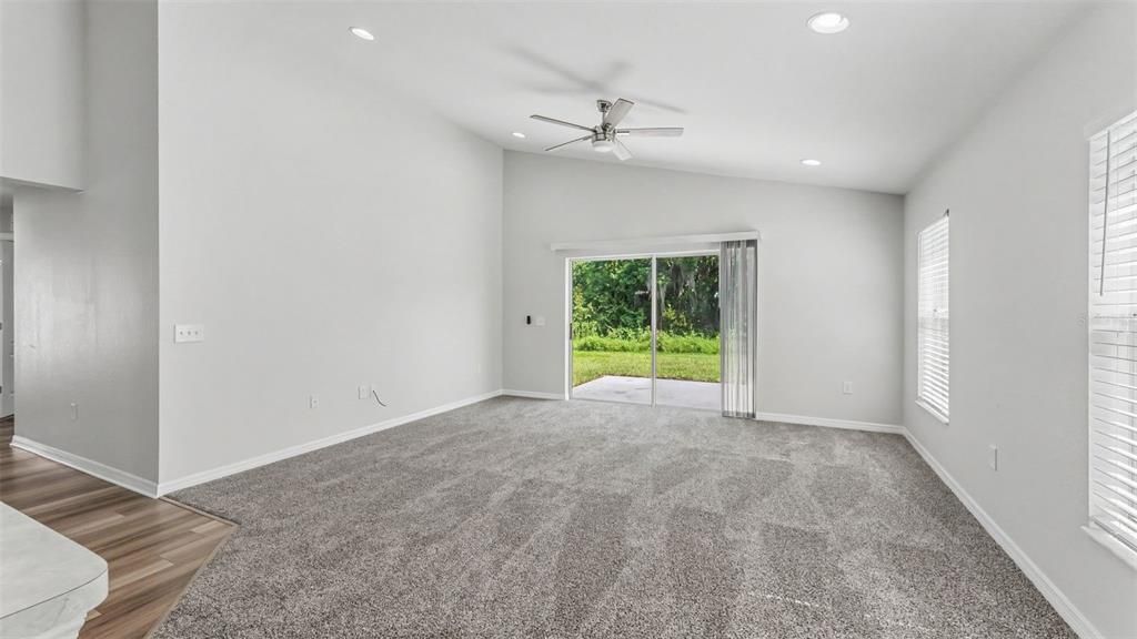 For Sale: $389,900 (4 beds, 2 baths, 1940 Square Feet)