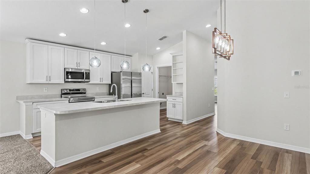 For Sale: $389,900 (4 beds, 2 baths, 1940 Square Feet)