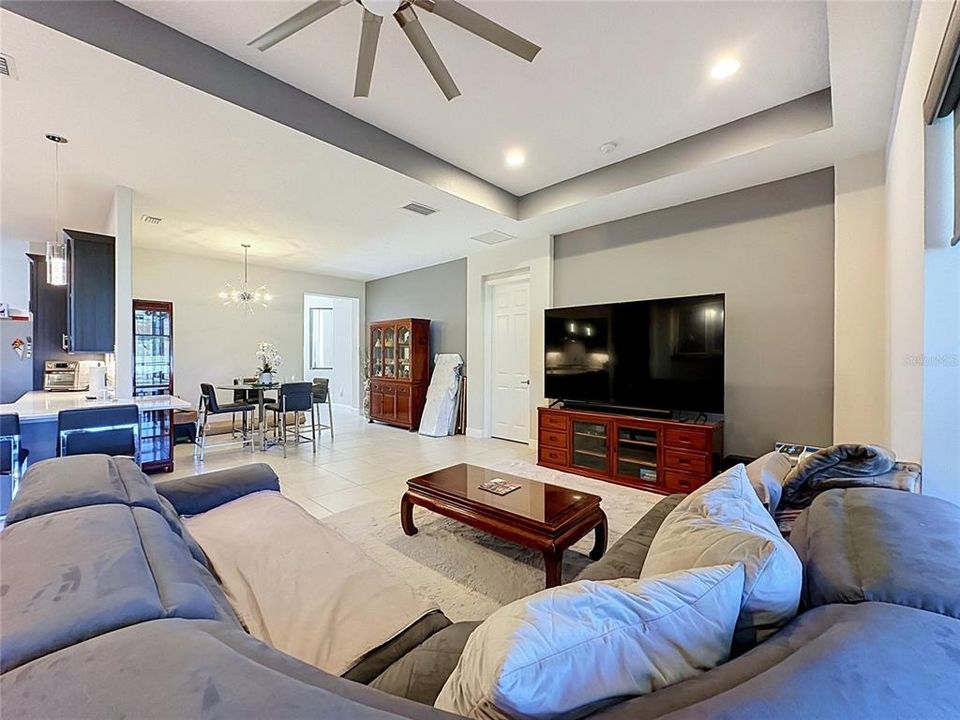 En Venta: $509,000 (3 camas, 2 baños, 2084 Pies cuadrados)
