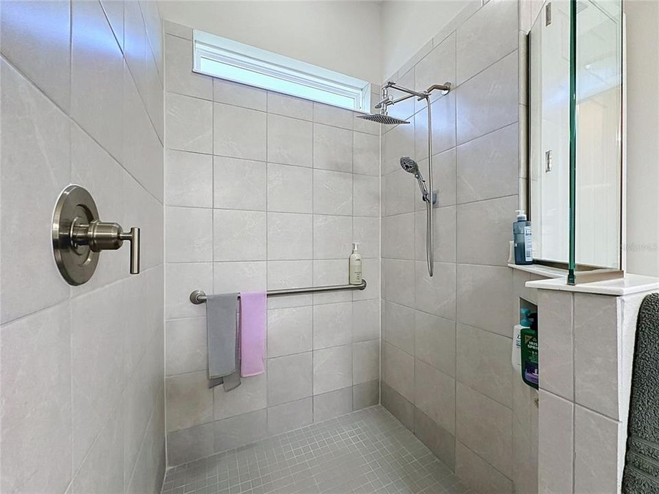En Venta: $509,000 (3 camas, 2 baños, 2084 Pies cuadrados)