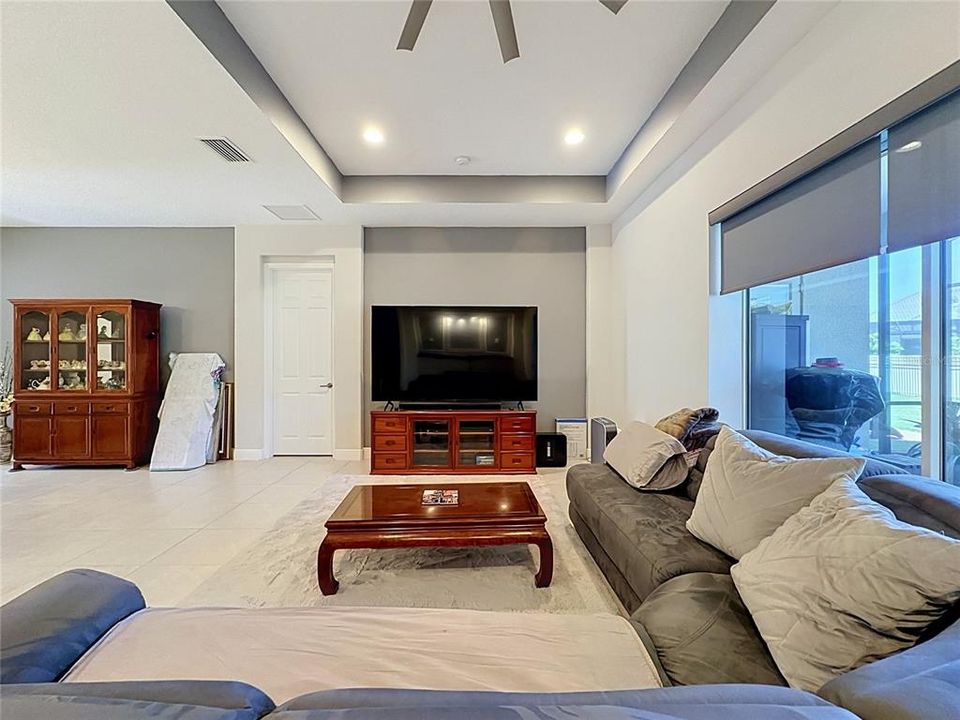 En Venta: $509,000 (3 camas, 2 baños, 2084 Pies cuadrados)