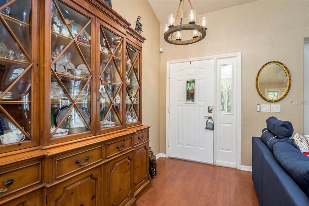 На продажу: $435,000 (3 спален, 2 ванн, 1665 Квадратных фут)