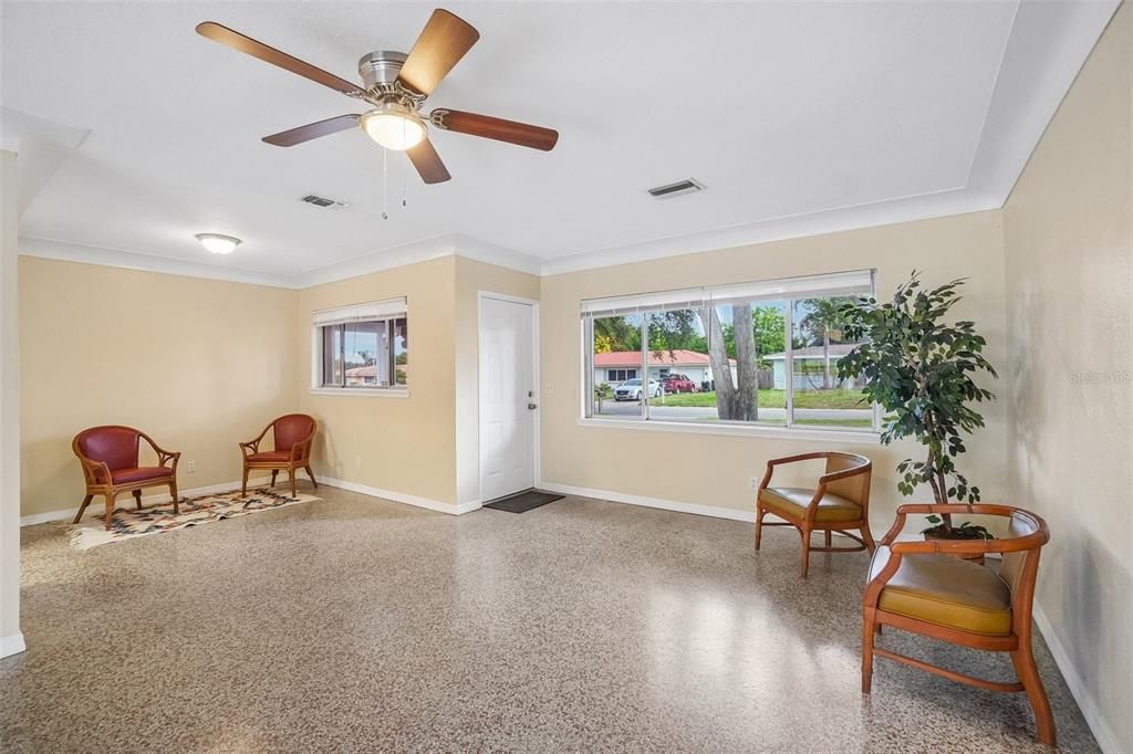 На продажу: $359,000 (3 спален, 2 ванн, 1536 Квадратных фут)