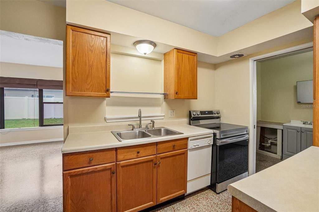 На продажу: $359,000 (3 спален, 2 ванн, 1536 Квадратных фут)
