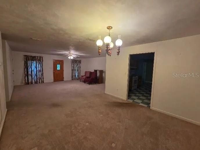 En Venta: $405,000 (3 camas, 2 baños, 2080 Pies cuadrados)