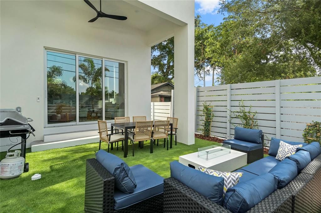En Venta: $795,000 (3 camas, 2 baños, 2000 Pies cuadrados)