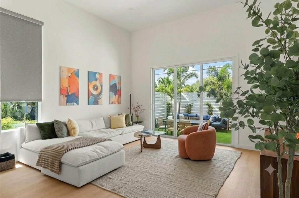 En Venta: $795,000 (3 camas, 2 baños, 2000 Pies cuadrados)