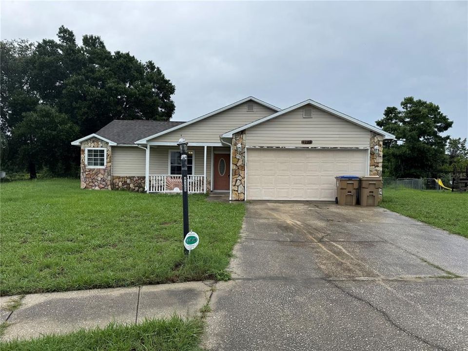 For Rent: $2,500 (3 beds, 2 baths, 1562 Square Feet)