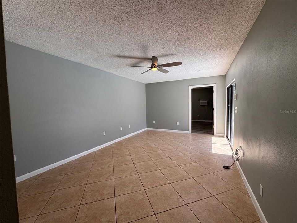 Activo con contrato: $2,395 (3 camas, 2 baños, 1562 Pies cuadrados)
