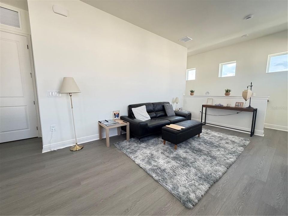 В аренду: $1,750 (1 спален, 1 ванн, 900 Квадратных фут)