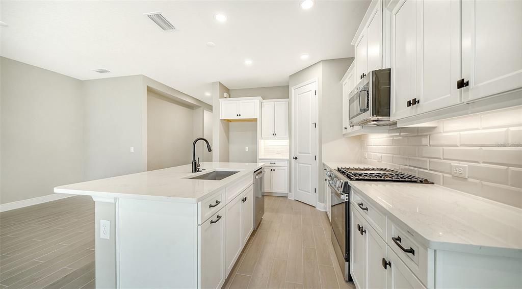 En Venta: $457,990 (3 camas, 2 baños, 1764 Pies cuadrados)