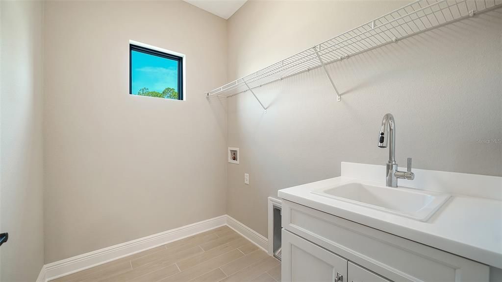 En Venta: $457,990 (3 camas, 2 baños, 1764 Pies cuadrados)