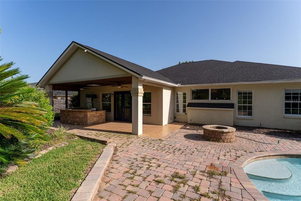 For Sale: $599,900 (4 beds, 2 baths, 3199 Square Feet)
