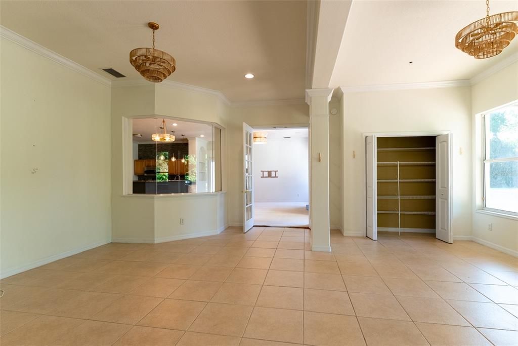 For Sale: $599,900 (4 beds, 2 baths, 3199 Square Feet)
