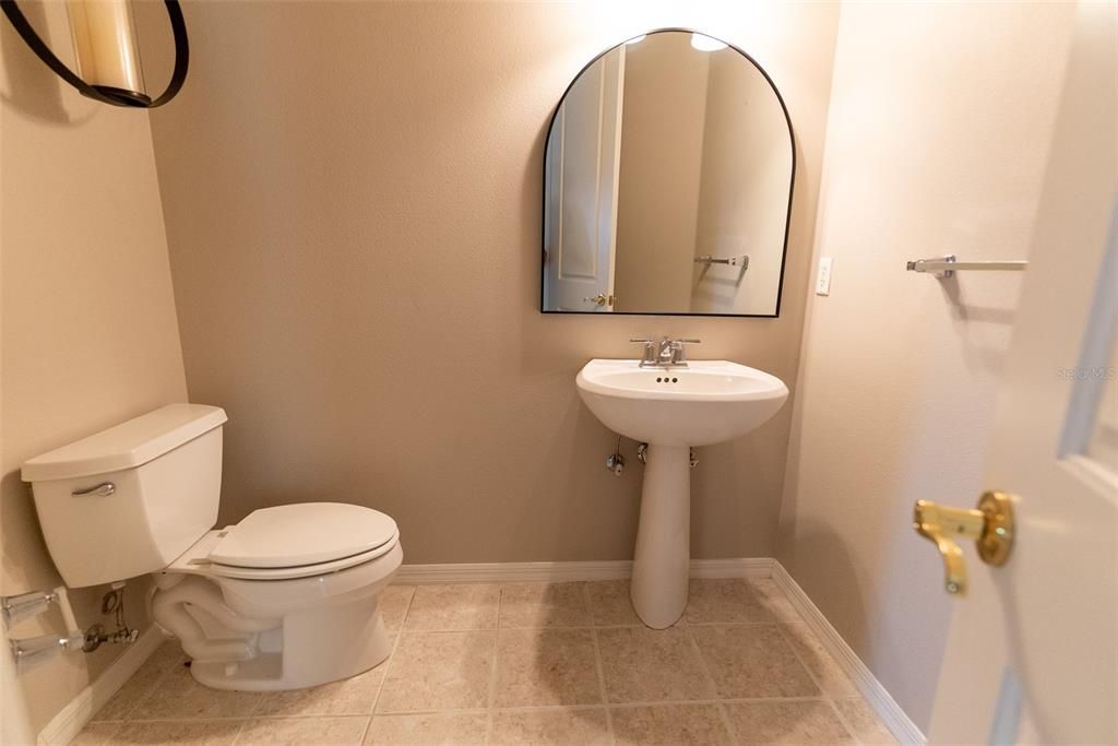 For Sale: $599,900 (4 beds, 2 baths, 3199 Square Feet)