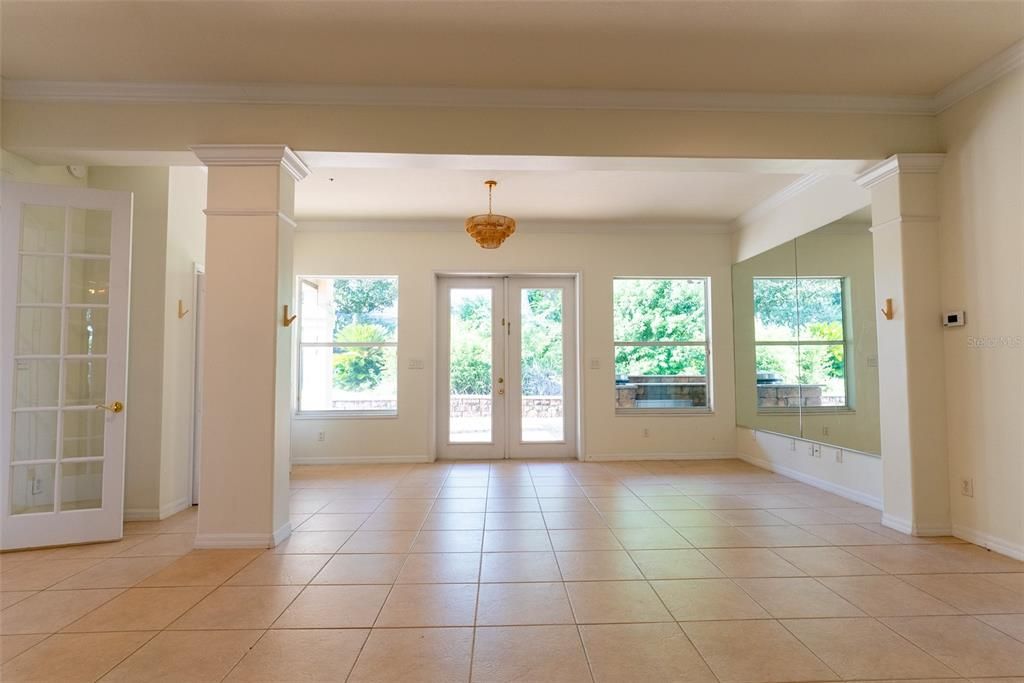 For Sale: $599,900 (4 beds, 2 baths, 3199 Square Feet)