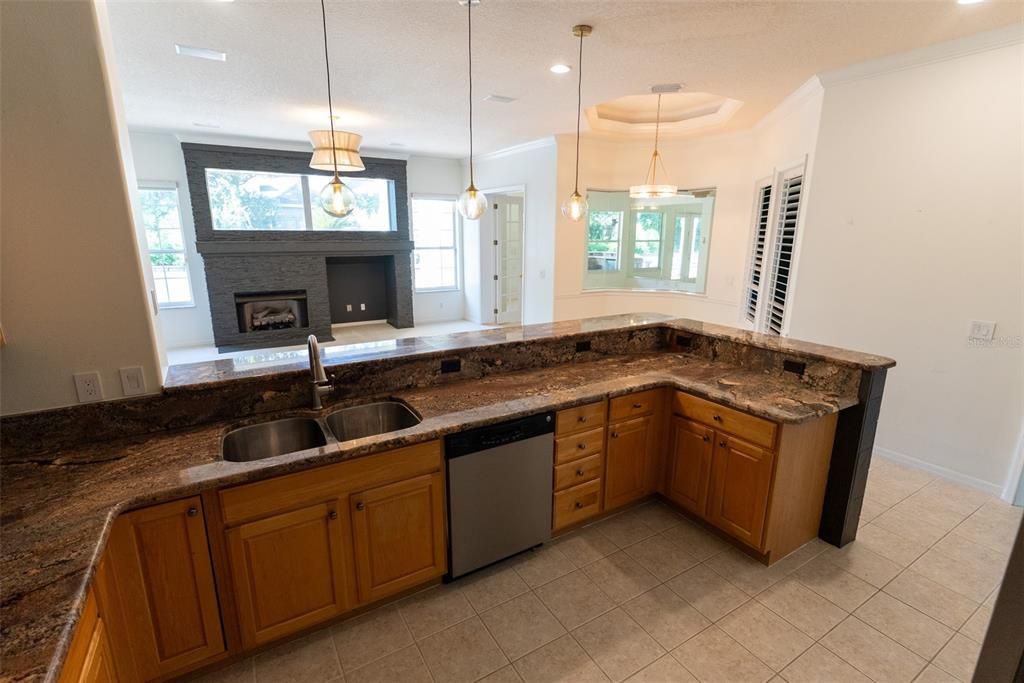 For Sale: $599,900 (4 beds, 2 baths, 3199 Square Feet)