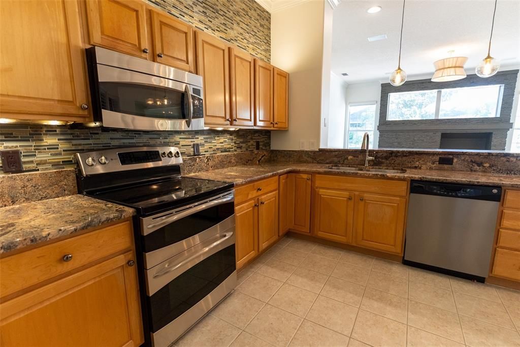 For Sale: $599,900 (4 beds, 2 baths, 3199 Square Feet)