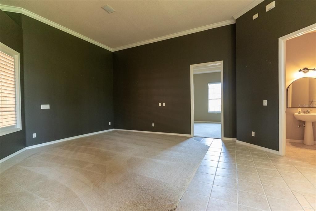 For Sale: $599,900 (4 beds, 2 baths, 3199 Square Feet)