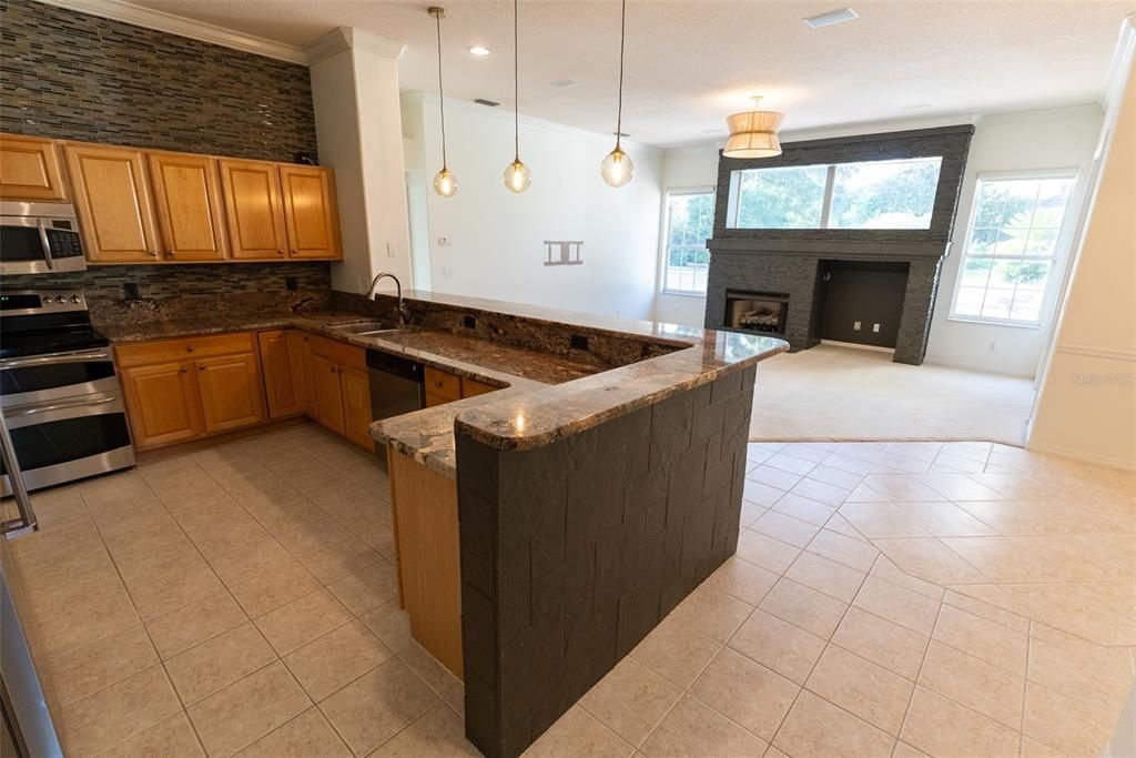 For Sale: $599,900 (4 beds, 2 baths, 3199 Square Feet)