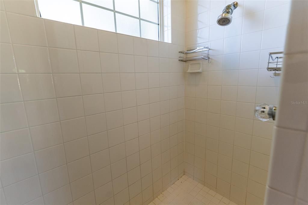 For Sale: $599,900 (4 beds, 2 baths, 3199 Square Feet)