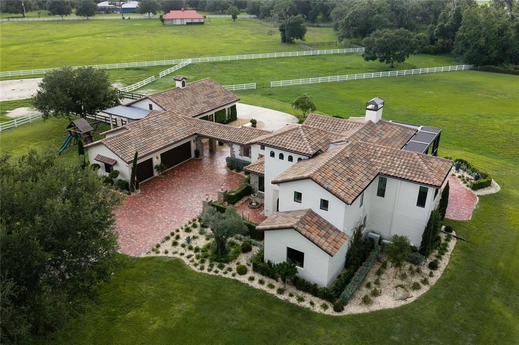 Recently Sold: $4,000,000 (3 beds, 2 baths, 4611 Square Feet)