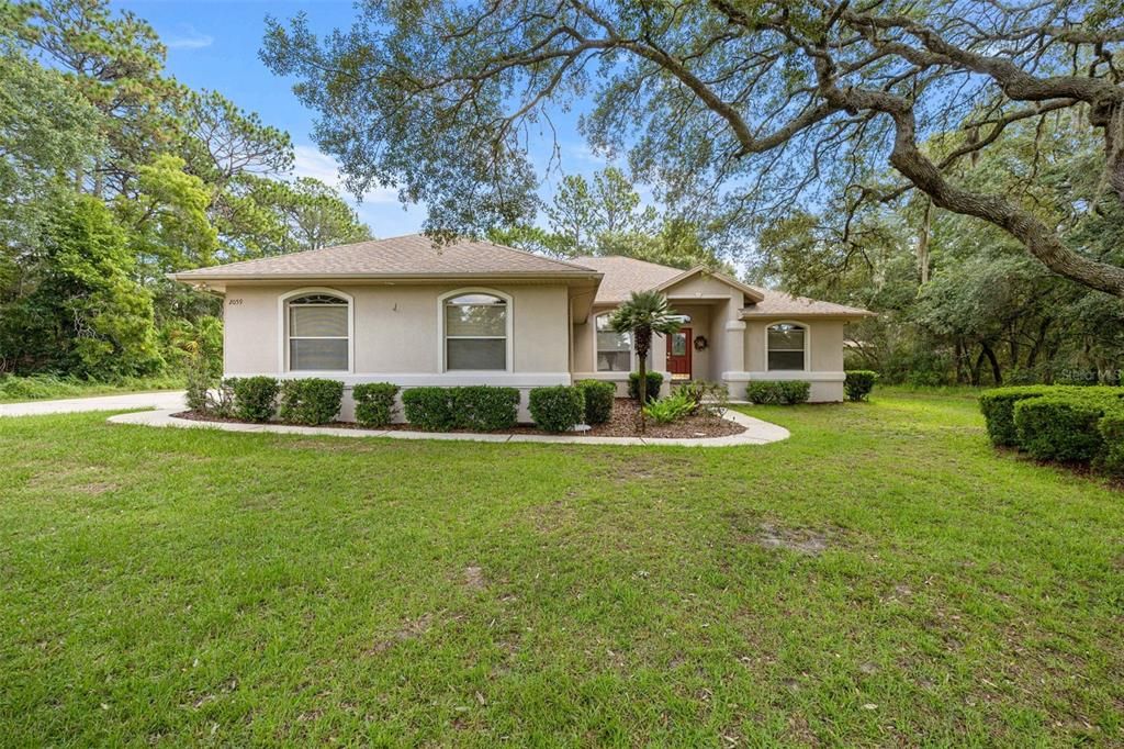 Activo con contrato: $359,000 (3 camas, 2 baños, 1814 Pies cuadrados)
