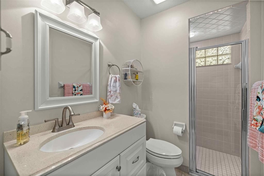 Activo con contrato: $359,000 (3 camas, 2 baños, 1814 Pies cuadrados)