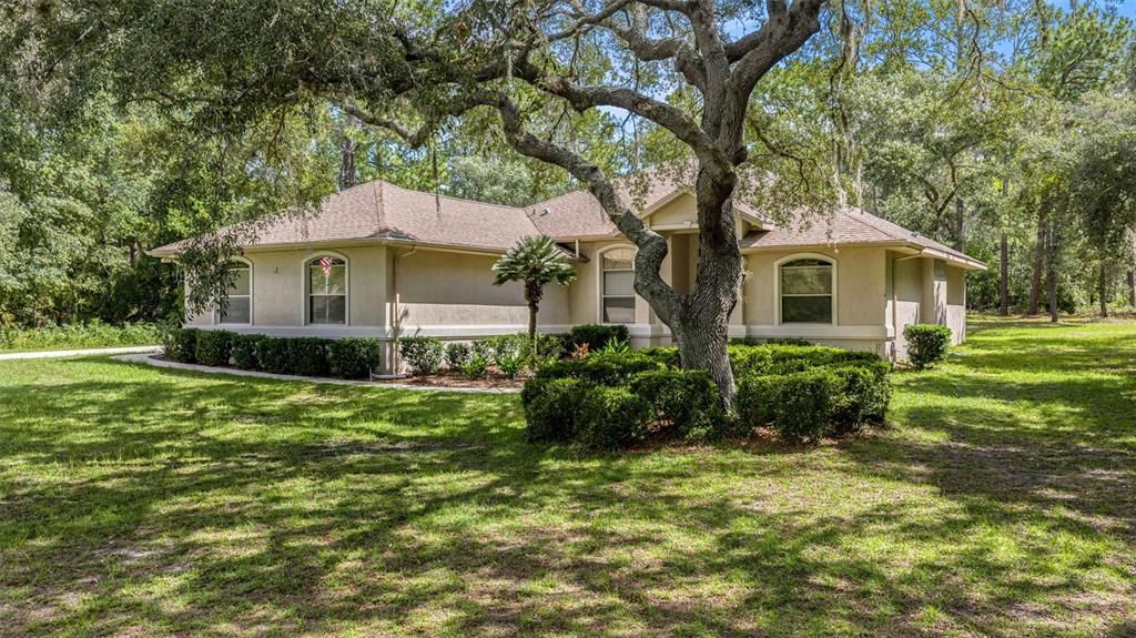 Activo con contrato: $359,000 (3 camas, 2 baños, 1814 Pies cuadrados)