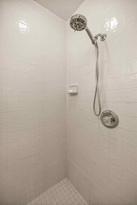Activo con contrato: $359,000 (3 camas, 2 baños, 1814 Pies cuadrados)