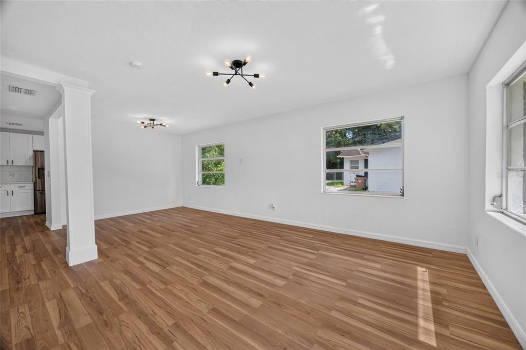 For Sale: $319,900 (3 beds, 2 baths, 2084 Square Feet)