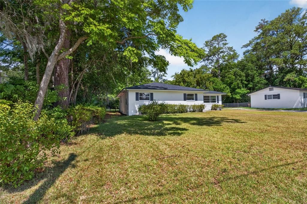 For Sale: $319,900 (3 beds, 2 baths, 2084 Square Feet)