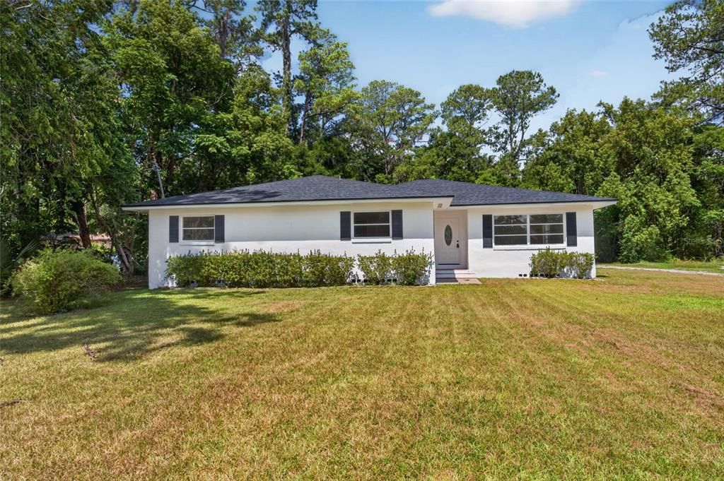 For Sale: $319,900 (3 beds, 2 baths, 2084 Square Feet)