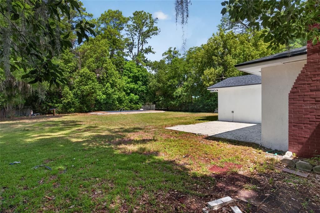 For Sale: $319,900 (3 beds, 2 baths, 2084 Square Feet)