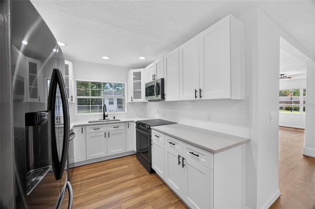 For Sale: $319,900 (3 beds, 2 baths, 2084 Square Feet)