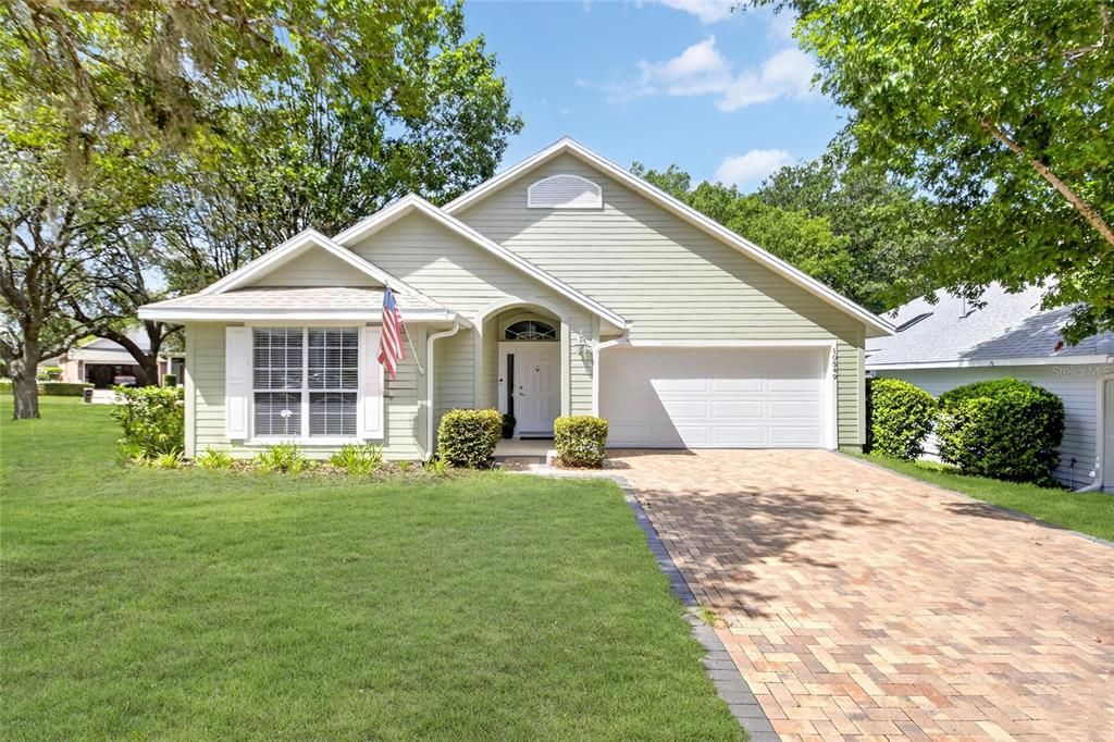 For Sale: $369,000 (3 beds, 2 baths, 1890 Square Feet)
