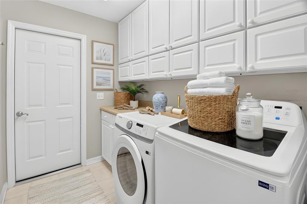 For Sale: $369,000 (3 beds, 2 baths, 1890 Square Feet)