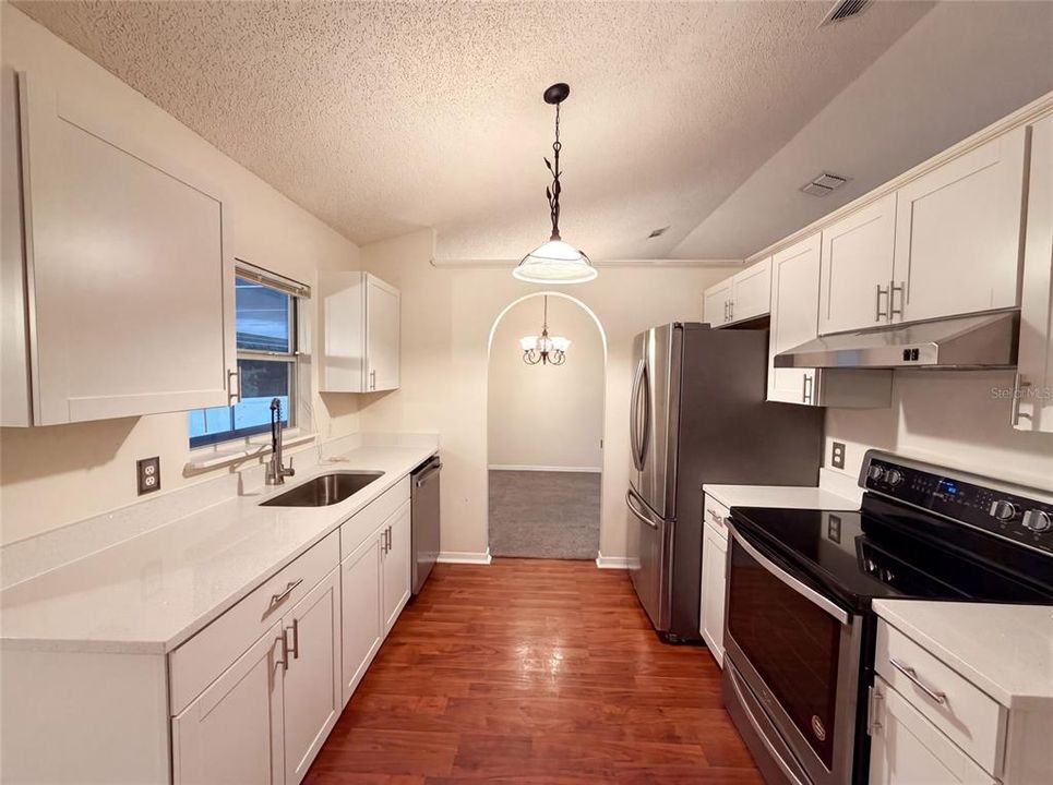 For Sale: $318,000 (3 beds, 2 baths, 1908 Square Feet)