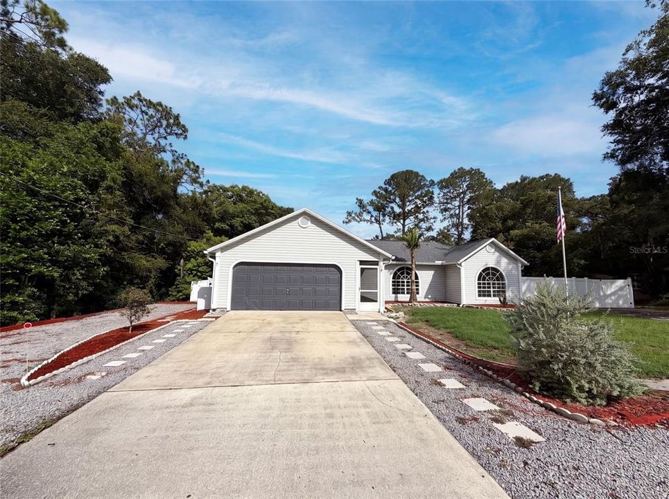 For Sale: $318,000 (3 beds, 2 baths, 1908 Square Feet)