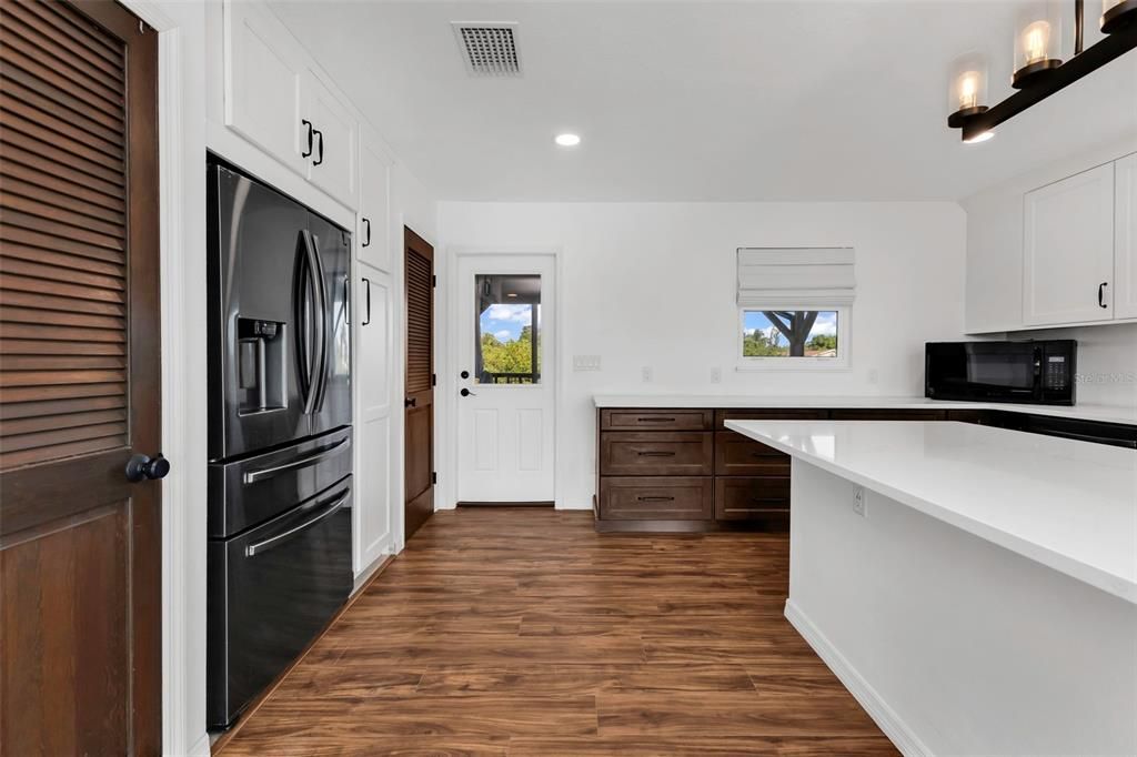 En Venta: $465,000 (3 camas, 2 baños, 2240 Pies cuadrados)