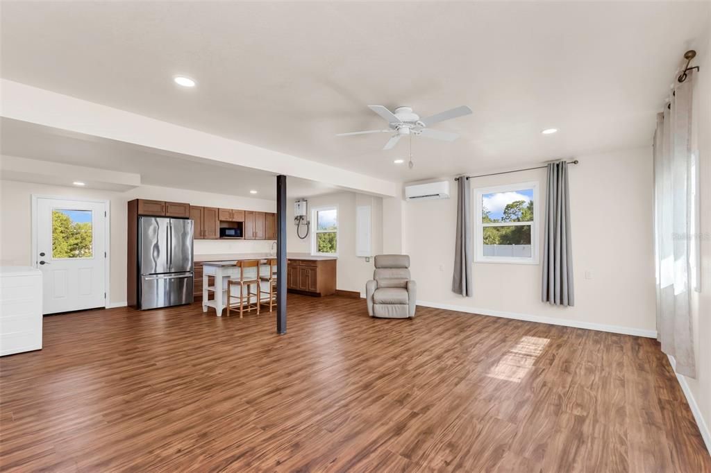 En Venta: $465,000 (3 camas, 2 baños, 2240 Pies cuadrados)