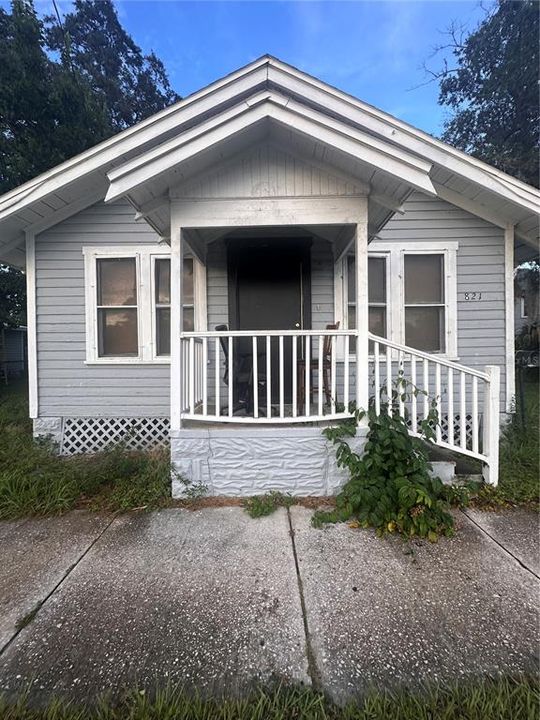 For Sale: $189,000 (2 beds, 1 baths, 688 Square Feet)