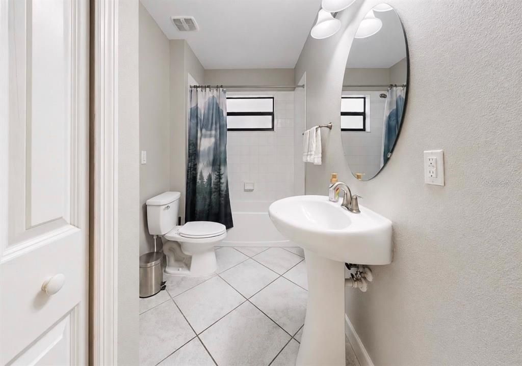 For Sale: $505,000 (5 beds, 3 baths, 3760 Square Feet)