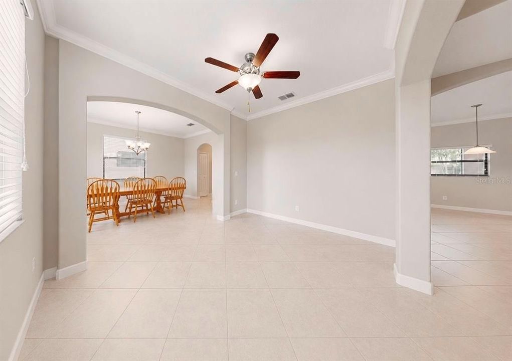 For Sale: $505,000 (5 beds, 3 baths, 3760 Square Feet)