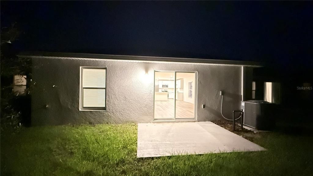 For Rent: $2,450 (5 beds, 2 baths, 1739 Square Feet)